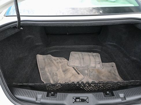 Used 2010 Ford Taurus Limited FWD image 16