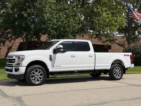 Used 2022 Ford F350 Lariat w/ Lariat Ultimate Package AWD/4WD image 2