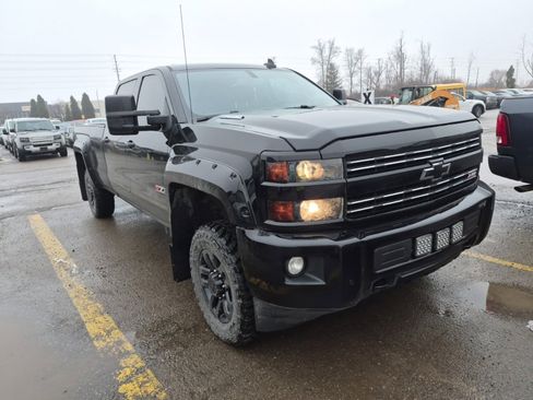 Used 2016 Chevrolet Silverado 2500 LT w/ Midnight Edition image 5
