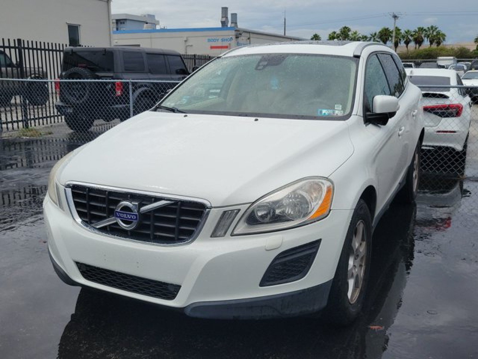 Used 2011 Volvo XC60 3.2 AWD/4WD image 4