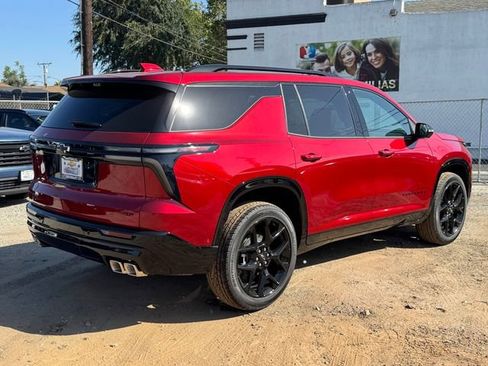 New 2026 Chevrolet Traverse RS w/ LPO, Floor Liner Package FWD image 5