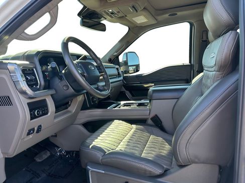 Used 2026 Ford F250 Platinum w/ Platinum Plus Package image 11