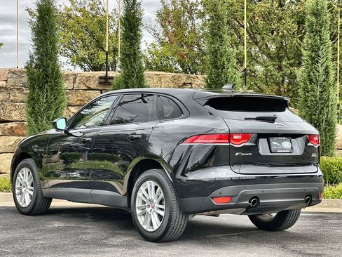 Used 2020 Jaguar F-PACE Prestige image 3