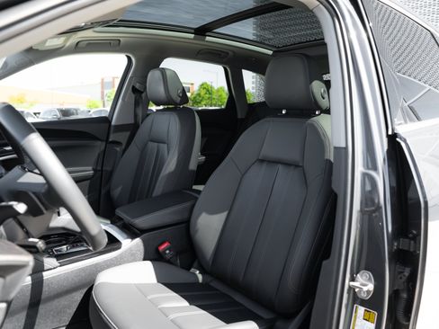 Certified 2025 Audi Q5 Premium w/ Premium Plus AWD/4WD image 23