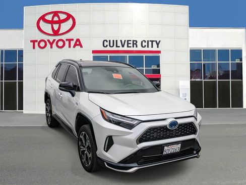Used 2024 Toyota RAV4 XSE w/ Weather Package AWD/4WD image 1