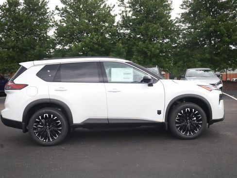 New 2026 Nissan Rogue SV AWD/4WD image 4