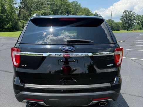 Used 2018 Ford Explorer XLT w/ Class II Trailer Tow Package AWD/4WD image 8