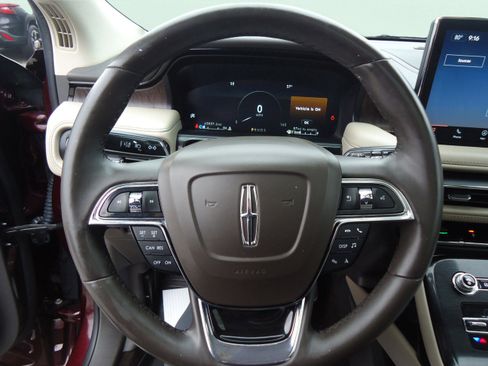 Used 2021 Lincoln Nautilus Reserve AWD/4WD image 7
