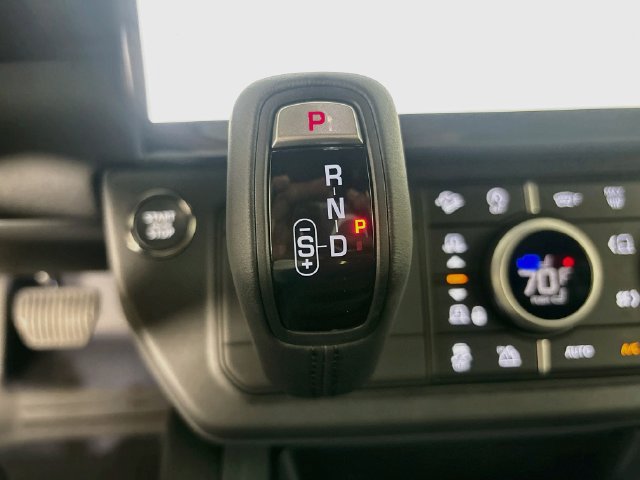 New 2026 Land Rover Defender 110 X-Dynamic SE AWD/4WD image 17