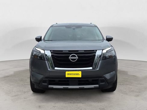 Used 2025 Nissan Pathfinder SL AWD/4WD image 2