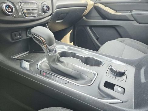 Used 2023 Chevrolet Traverse LT AWD/4WD image 17