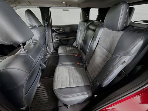 Used 2024 Mitsubishi Outlander SE AWD/4WD image 26