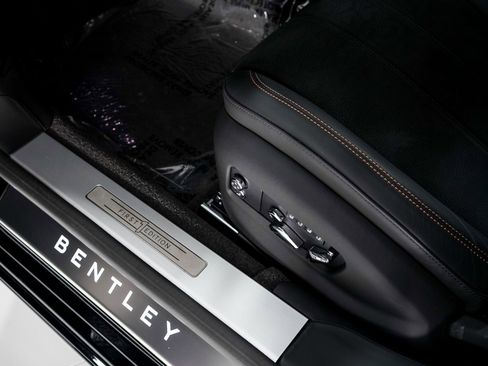 New 2025 Bentley Flying Spur Plug-In Hybrid image 12