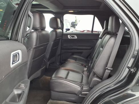 Used 2013 Ford Explorer XLT image 9