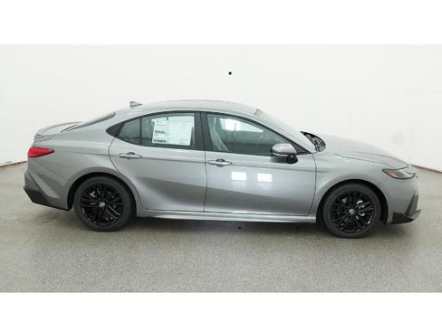 New 2026 Toyota Camry SE FWD image 11