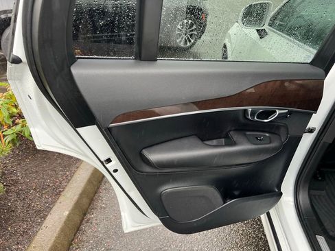 Used 2019 Volvo XC90 T6 Momentum w/ Advanced Package AWD/4WD image 16