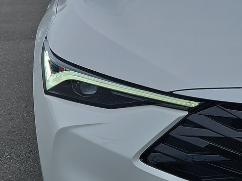 Certified 2025 Acura ADX A-Spec AWD/4WD image 10