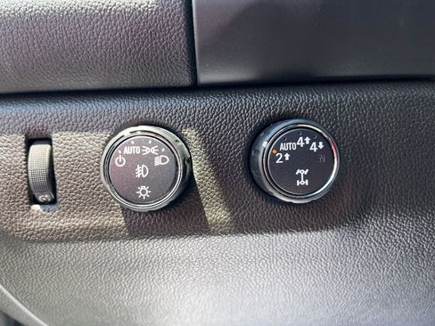 Used 2022 Chevrolet Colorado LT w/ Safety Package image 29