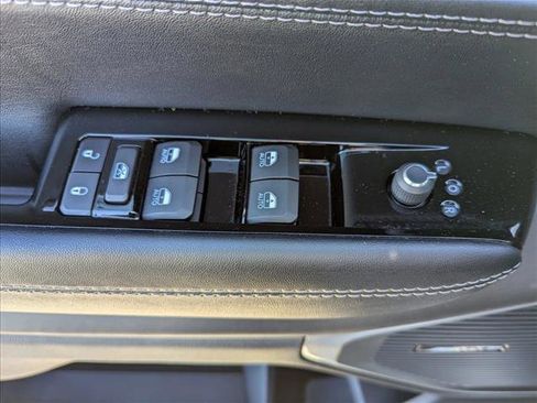 Used 2023 Jeep Wagoneer Series II image 10