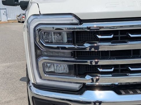 Used 2024 Ford F350 Lariat w/ Lariat Ultimate Package AWD/4WD image 7