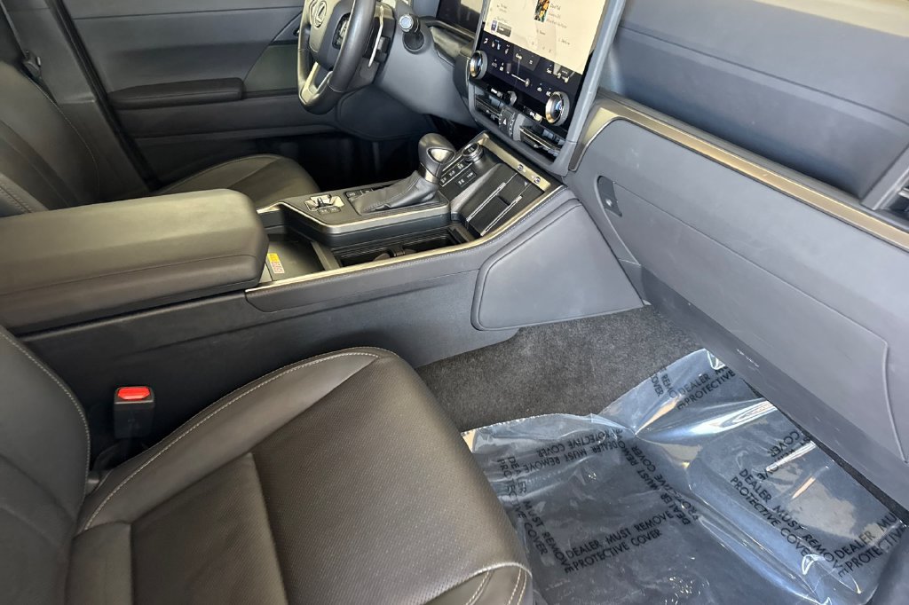 Used 2024 Lexus GX 550 AWD/4WD image 18