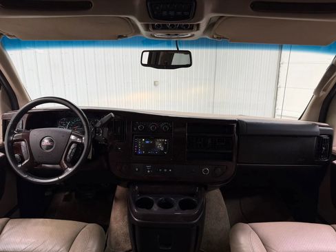 Used 2011 GMC Savana 2500 Extended image 12