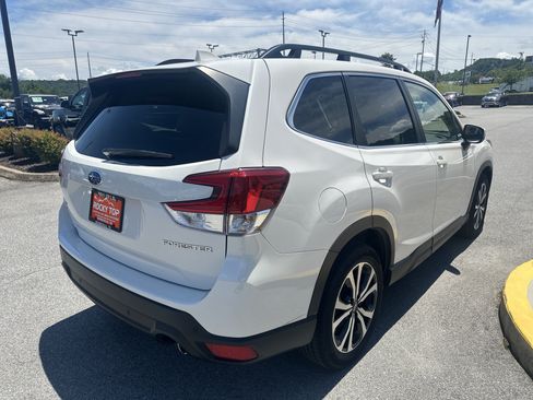 Used 2023 Subaru Forester Limited AWD/4WD image 7
