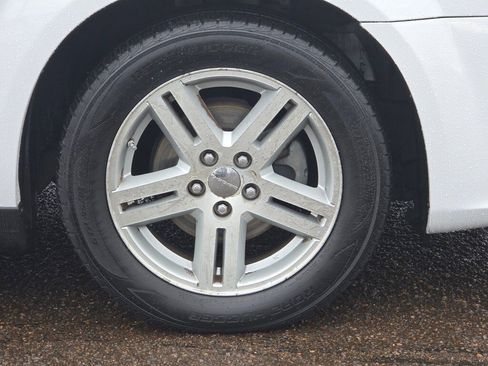 Used 2012 Dodge Avenger SXT image 25