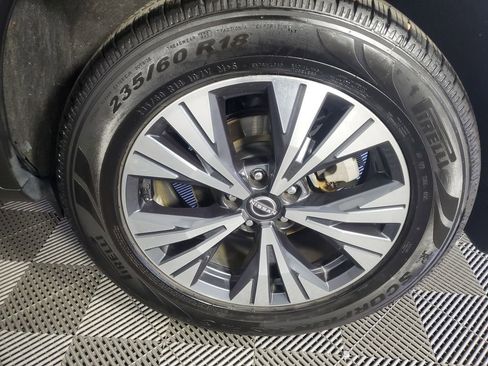 Used 2023 Nissan Rogue SV image 30