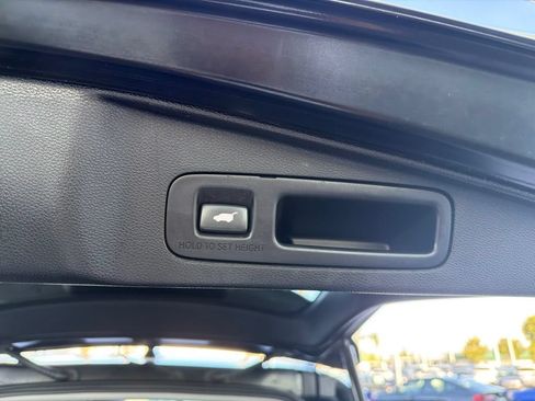Used 2020 Honda CR-V Touring image 23