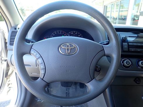 Used 2005 Toyota Camry SE image 6