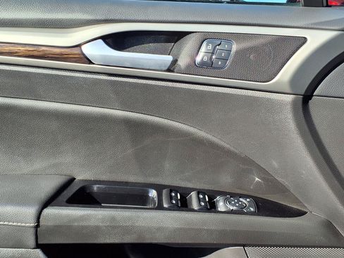 Used 2014 Ford Fusion SE w/ Equipment Group 202A FWD image 20