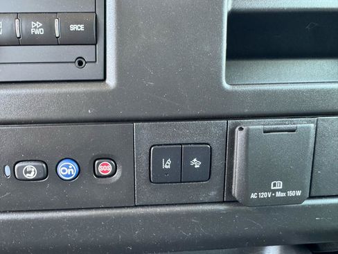 Used 2021 Chevrolet Express 2500 w/ Driver Convenience Package RWD image 33