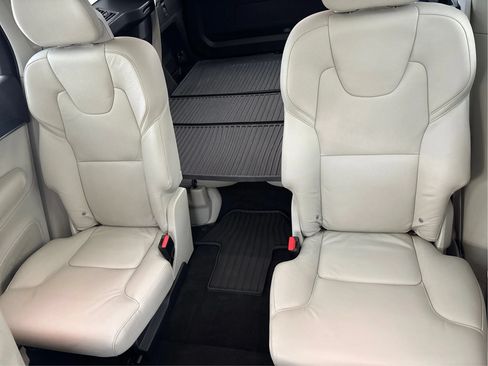 Used 2020 Volvo XC90 T6 Momentum w/ Protection Package Premier AWD/4WD image 20