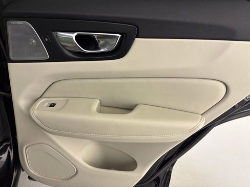 Used 2022 Volvo XC60 B6 Inscription w/ Advanced Package image 38