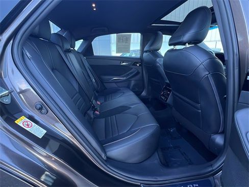 Used 2019 Toyota Avalon Touring image 29