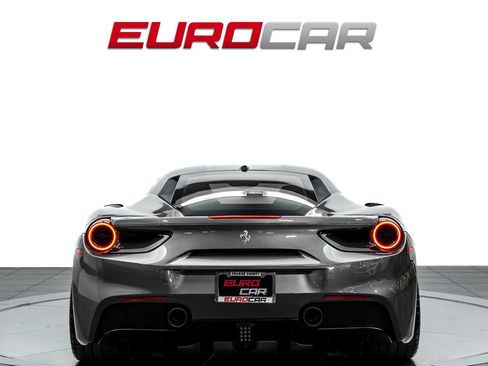 Used 2018 Ferrari 488 GTB RWD image 4