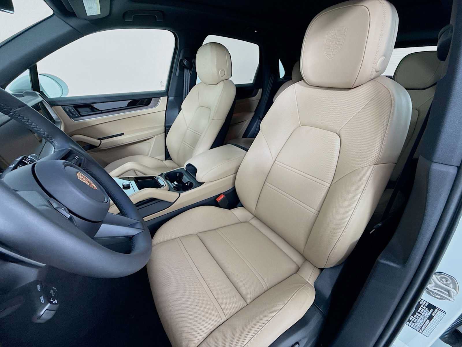 Used 2026 Porsche Cayenne AWD/4WD image 5