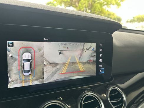 Used 2021 Mercedes-Benz E 350 Sedan image 19