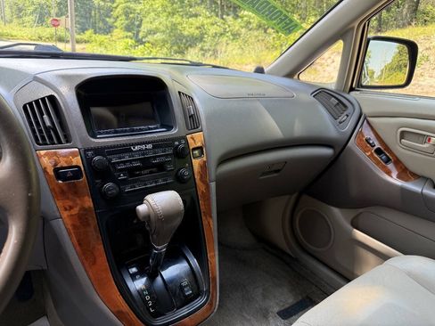 Used 2000 Lexus RX 300 4WD w/ Premium Pkg image 12