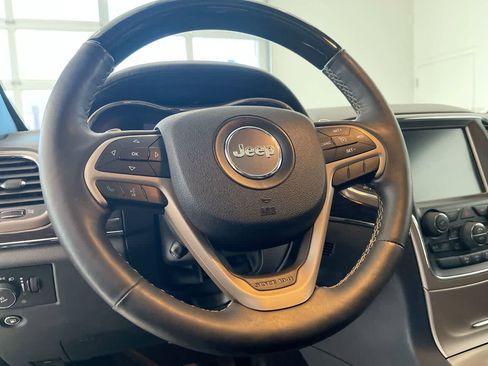 Used 2015 Jeep Grand Cherokee Overland image 14