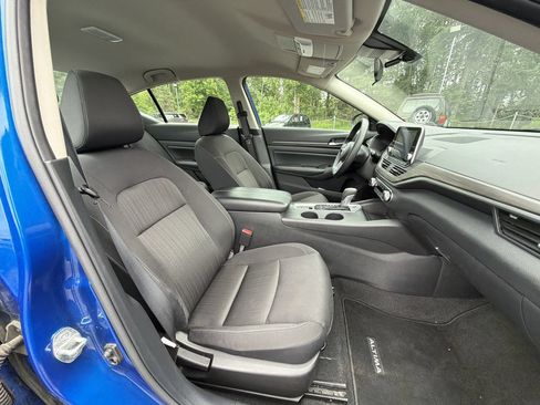 Used 2025 Nissan Altima 2.5 SV AWD/4WD image 19