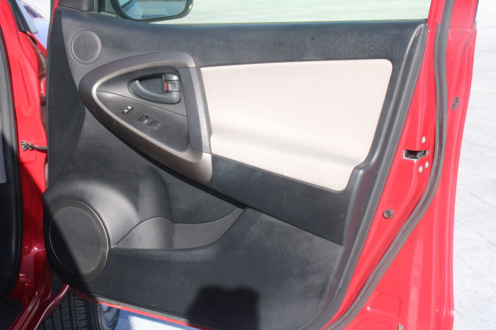 Used 2012 Toyota RAV4 FWD w/ Value Pkg image 16