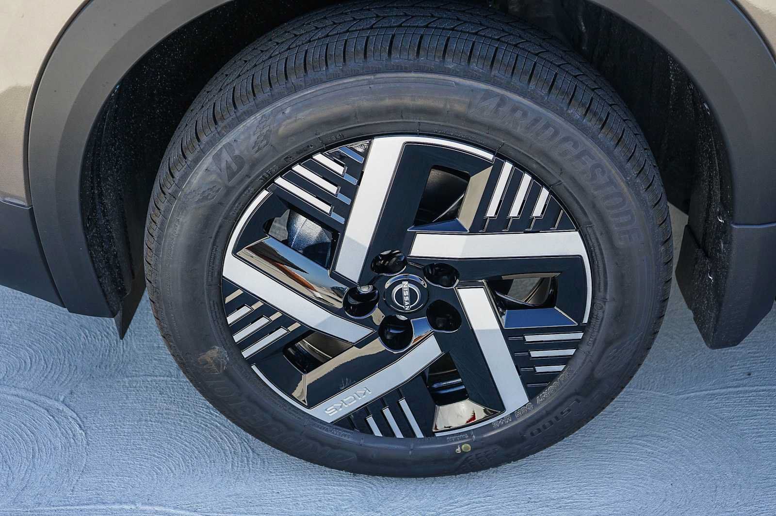 New 2027 Nissan Kicks SV FWD image 10