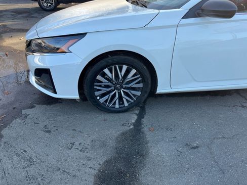 Used 2025 Nissan Altima 2.5 SV image 30