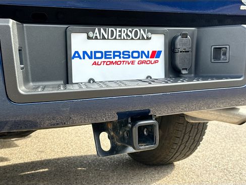 Used 2024 Nissan Titan SV w/ SV Convenience Package AWD/4WD image 17