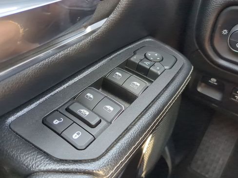 Used 2025 RAM 1500 Laramie image 19