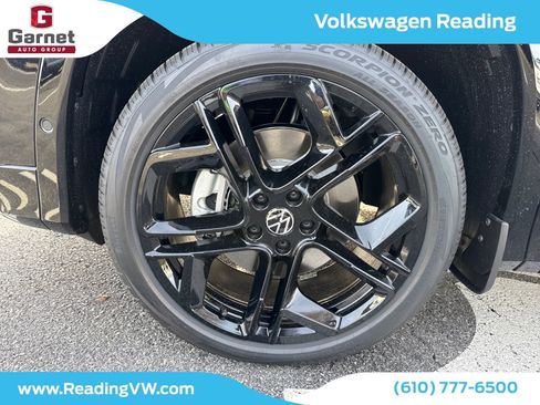 New 2026 Volkswagen Tiguan SE R-Line image 9