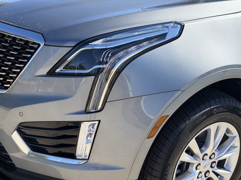 New 2026 Cadillac XT5 Luxury image 8