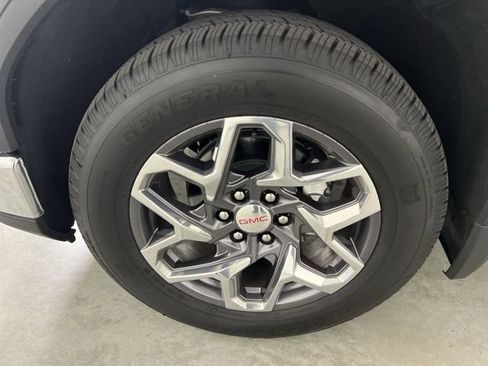 Used 2026 GMC Sierra 1500 SLE w/ Preferred Package RWD image 33
